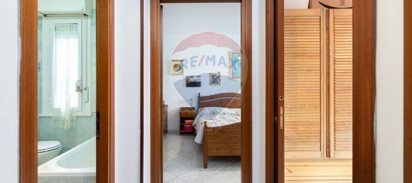 3 rooms Apartment in Rome, Italy No. 55702 7