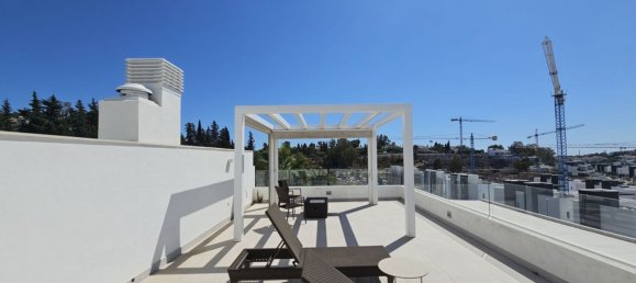 3 bedrooms Penthouse in Estepona, Spain No. 121178 11