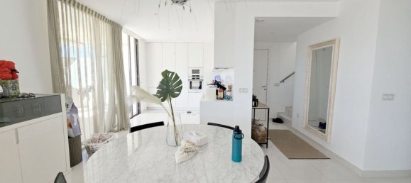 3 bedrooms Penthouse in Estepona, Spain No. 121178 6