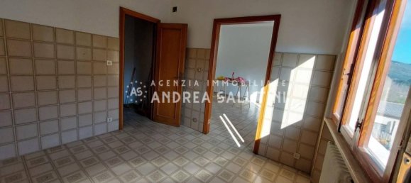 3 Schlafzimmer Wohnung in Buti, Italy, Nr. 137813 10