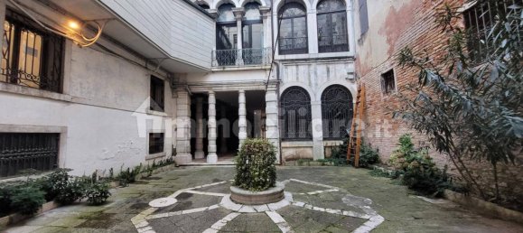 2 bedrooms Penthouse in Venice, Italy No. 59479 33