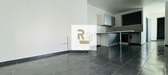 Edificio en Lens, France 260 m² No. 66300 4