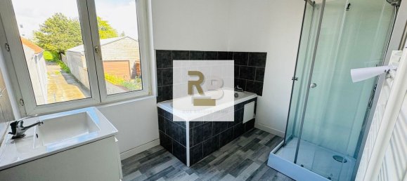 Edificio en Lens, France 260 m² No. 66300 8