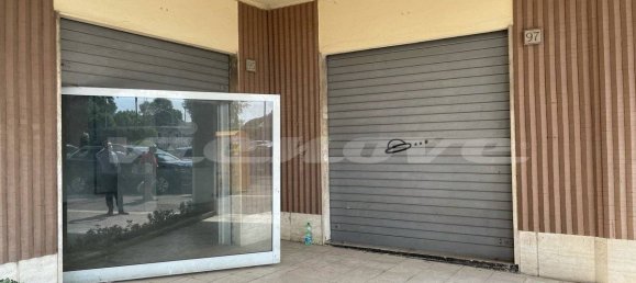 1 room Commercial property in Rome, Italy No. 218263 2