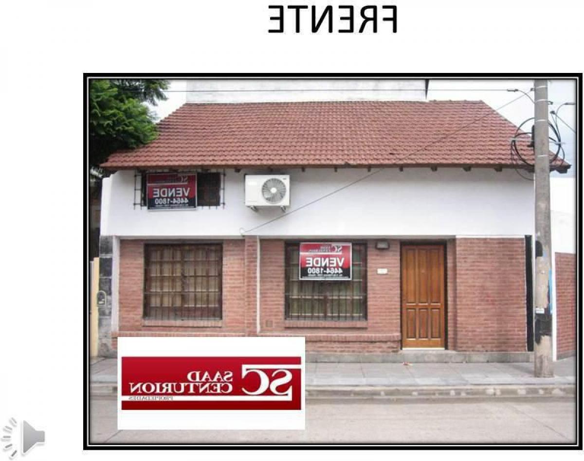 2 bedrooms House in Moron, Argentina No. 62242