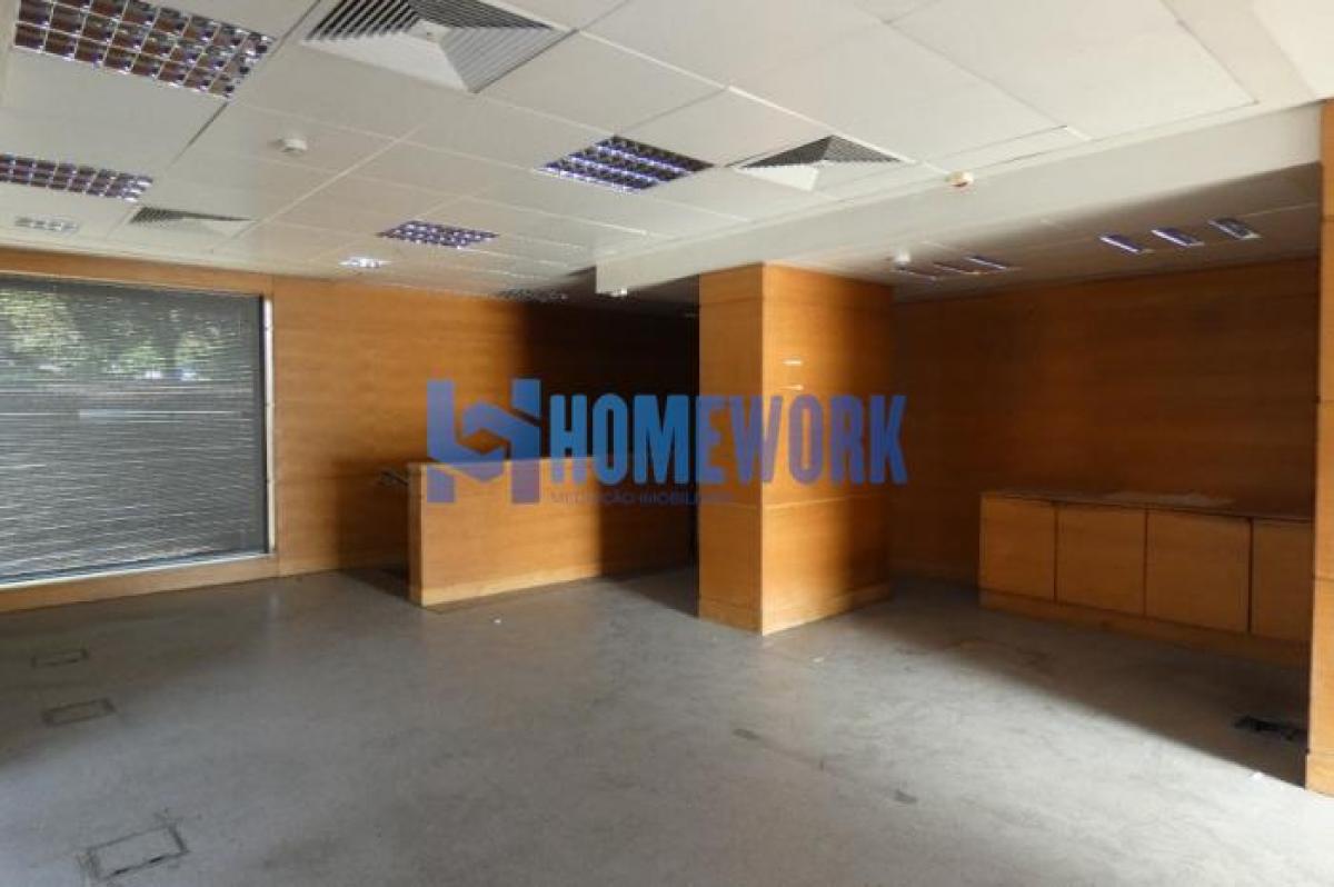 334m² Shop in Seixal, Portugal No. 1958