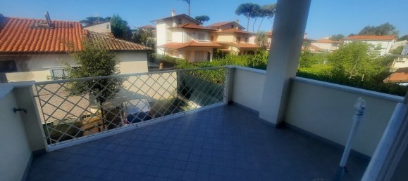 5 bedrooms Apartment in Forte dei Marmi, Italy No. 227905 9