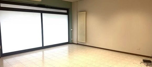 92m² Commercial property in Pessano con Bornago, Italy No. 361043 9
