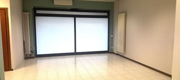 92m² Commercial property in Pessano con Bornago, Italy No. 361043 14
