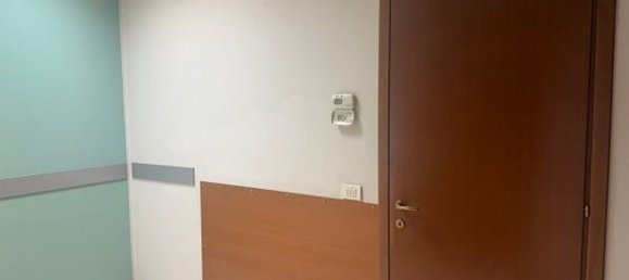 92m² Commercial property in Pessano con Bornago, Italy No. 361043 15