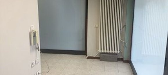 92m² Commercial property in Pessano con Bornago, Italy No. 361043 6