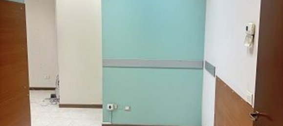 92m² Commercial property in Pessano con Bornago, Italy No. 361043 10