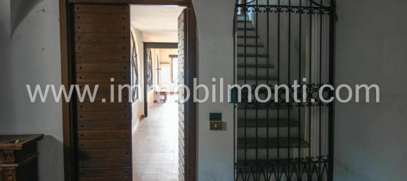 Дом с 11 комнатами в Каваторе, Италия № 38634 12