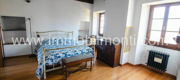 Дом с 11 комнатами в Каваторе, Италия № 38634 19