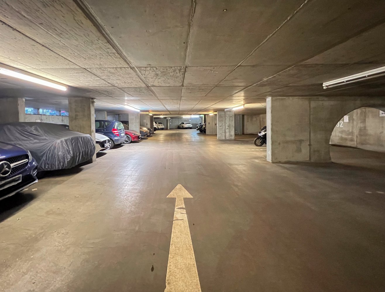  Parking in Wilmersdorf, Germany No. 53646