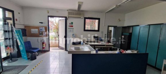 Коммерческая недвижимость 151м² в Чезена, Италия № 316995 4