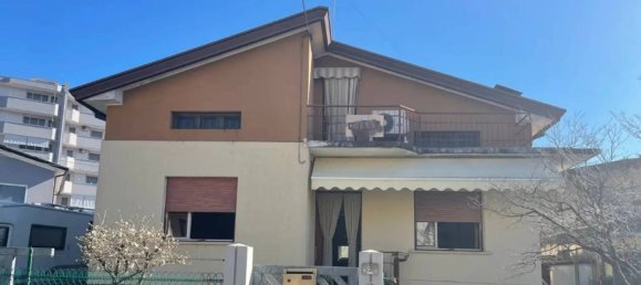 5 rooms House in Pordenone, Italy No. 214687 2