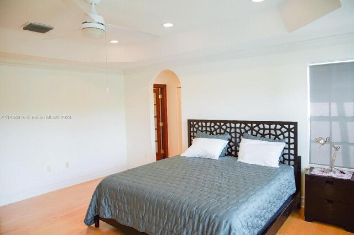 6 bedrooms House in Miami, USA No. 322464