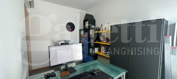 Квартира с 2 спальнями в Торторето, Италия № 201407 6