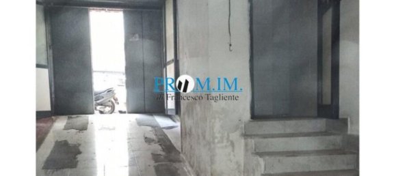 105m² Commercial property in Naples, Italy No. 317253 8