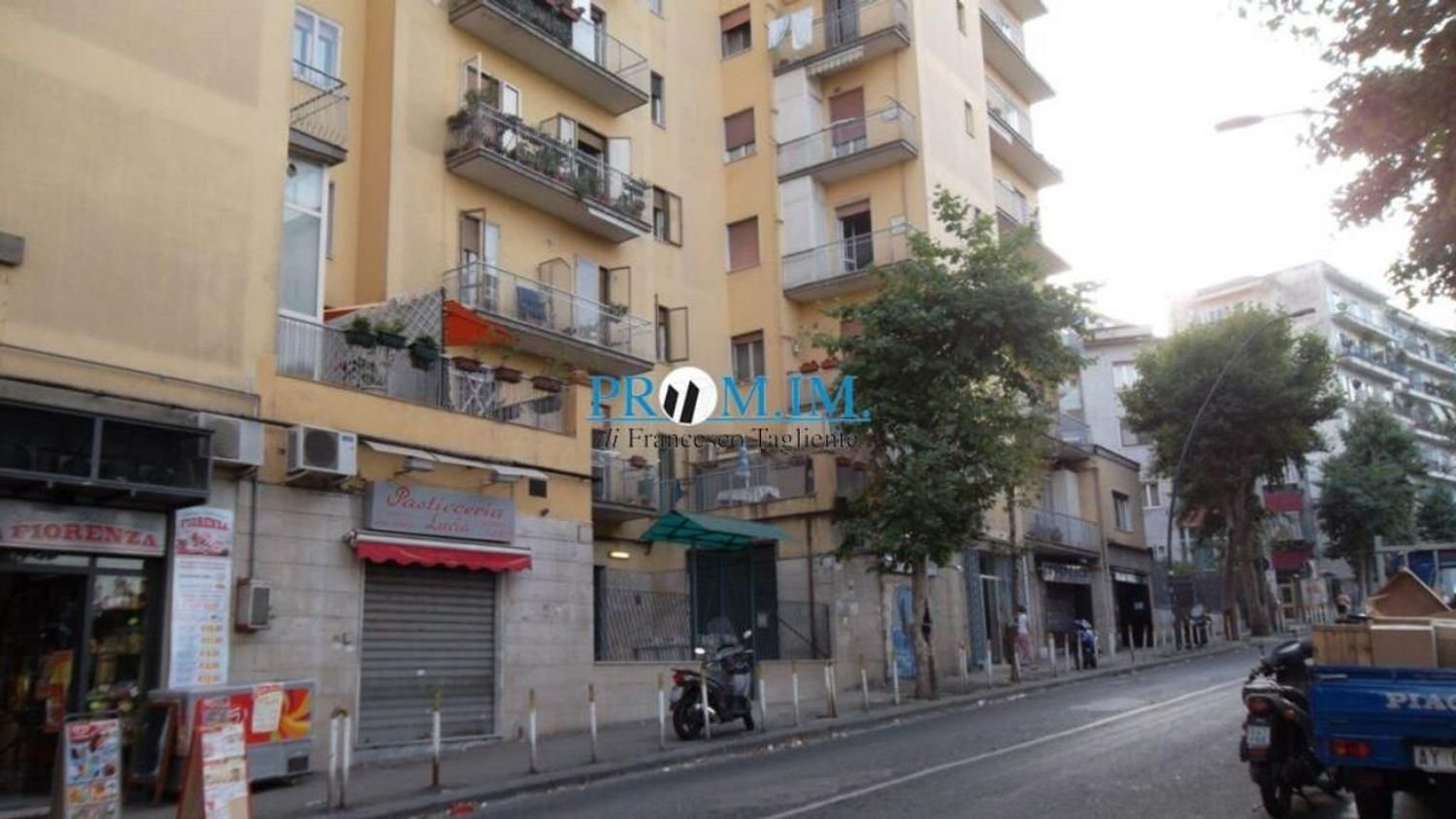 105m² Commercial property in Naples, Italy No. 317253