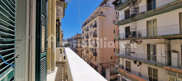 Apartamento de 3 dormitorios en Naples, Italy No. 330294 2