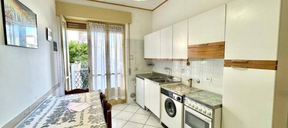 2 bedrooms Apartment in Borghetto Santo Spirito, Italy No. 111201 2