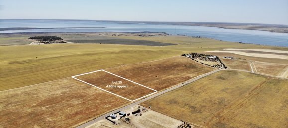 Land in Streaky Bay, Australia No. 915 3