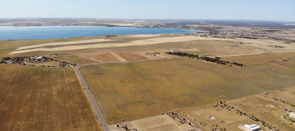 Land in Streaky Bay, Australia No. 915 5