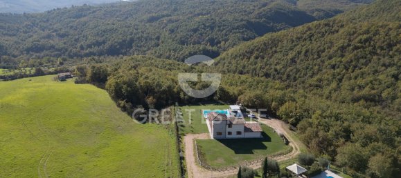 5 bedrooms House in San Venanzo, Italy No. 179471 16