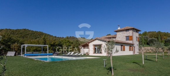 5 bedrooms House in San Venanzo, Italy No. 179471 6