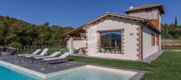 5 bedrooms House in San Venanzo, Italy No. 179471 9