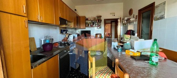 4 bedrooms Apartment in Scandicci, Italy No. 48285 4