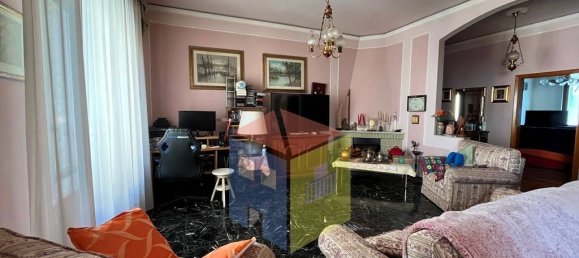 4 bedrooms Apartment in Scandicci, Italy No. 48285 3