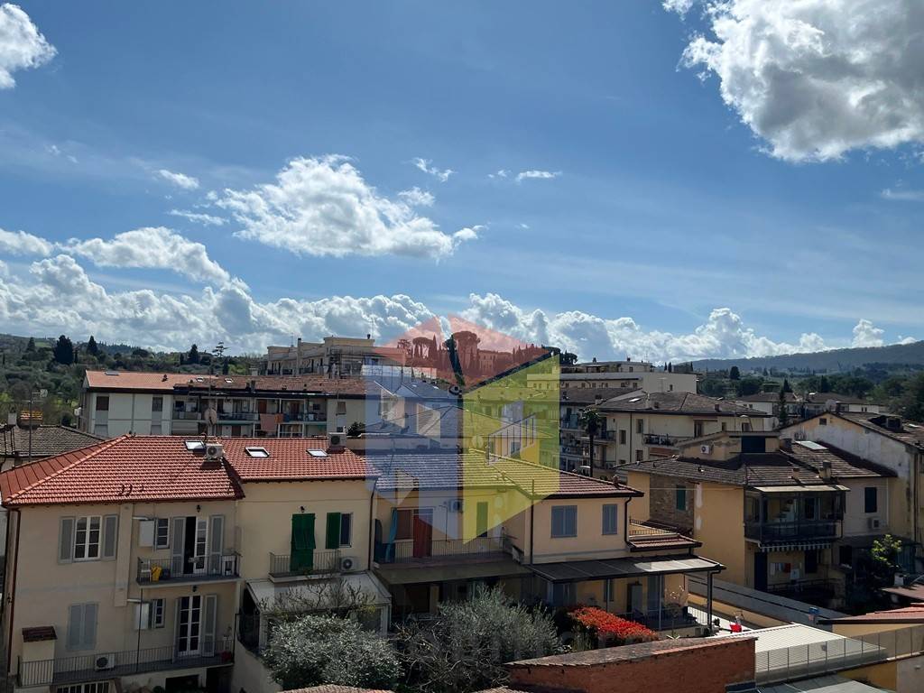 4 bedrooms Apartment in Scandicci, Italy No. 48285