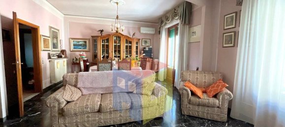 4 bedrooms Apartment in Scandicci, Italy No. 48285 2
