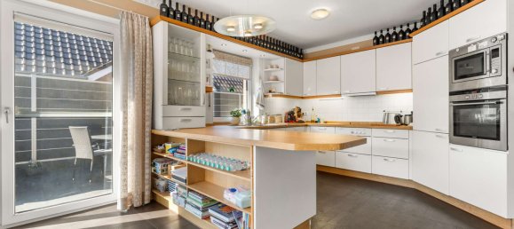 6 rooms House in Leer, Germany No. 330813 3