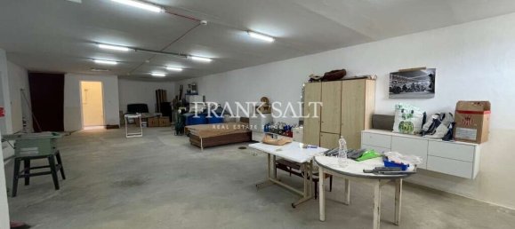 Fabrik in Mosta, Malta, Nr. 13237 10