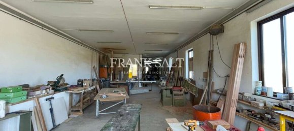 Fabrik in Mosta, Malta, Nr. 13237 6