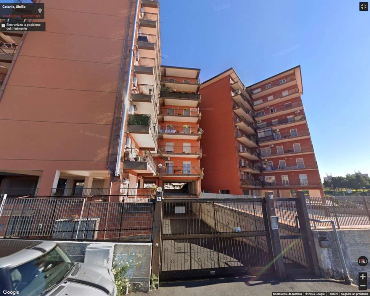 6 rooms Apartment in Catania, Italy No. 46899