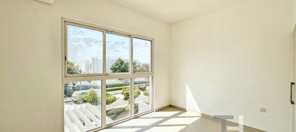 Moradia em banda T4 em Mudon, UAE N.º 95929 13