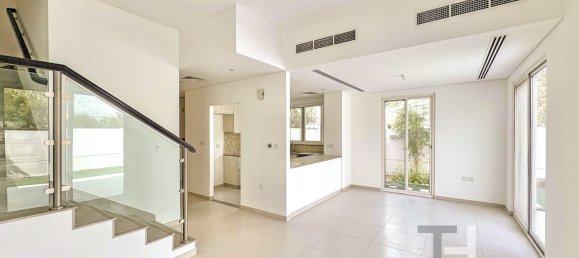 Moradia em banda T4 em Mudon, UAE N.º 95929 2