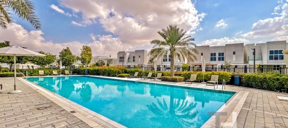 Moradia em banda T4 em Mudon, UAE N.º 95929 6