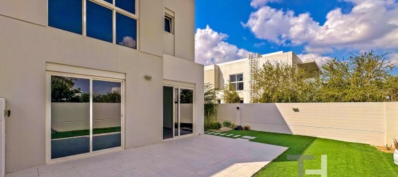 Moradia em banda T4 em Mudon, UAE N.º 95929 8