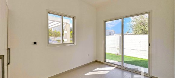 Moradia em banda T4 em Mudon, UAE N.º 95929 10