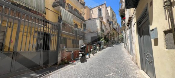 2 rooms Apartment in Naples, Italy No. 30440 3