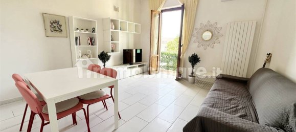 1 bedroom Apartment in Florence, Italy No. 328758 2