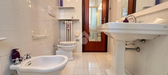3 rooms Apartment in Naples, Italy No. 2479 32