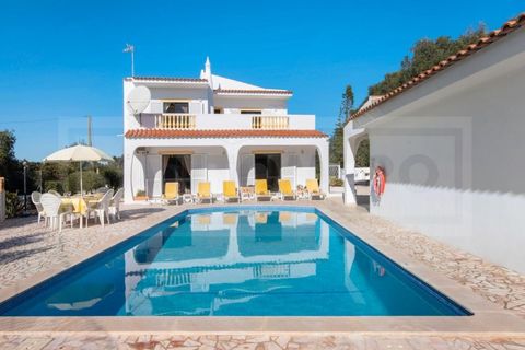 Casa de 3 dormitorios en Guia, Portugal No. 212814