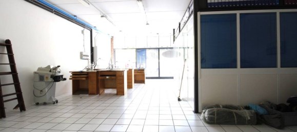 Almacén de 1 habitación en Monticello Conte Otto, Italy No. 369986 9